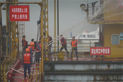 躉船安全演練 (2).JPG