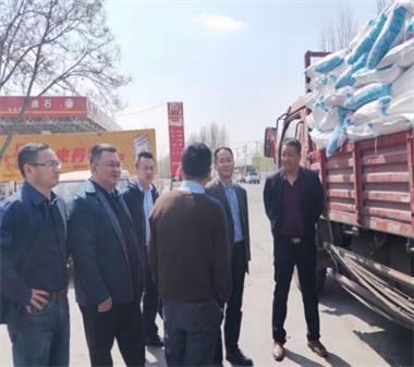 瀘天化股份公司總經(jīng)理趙永清一行走訪寧夏區(qū)域市場(chǎng)