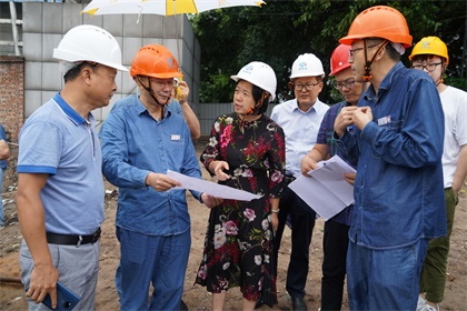 納溪區(qū)委書記徐利到瀘天化污水提標(biāo)改造項(xiàng)目現(xiàn)場辦公