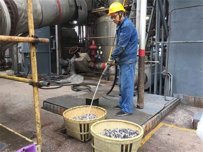 瀘天化股份公司員工蘇學鋒榮獲“四川省最盡職的安全操作手”稱號