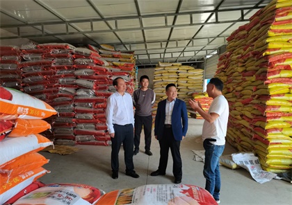 瀘天化股份公司黨委書記廖廷君帶隊(duì)深入一線開展市場(chǎng)調(diào)研