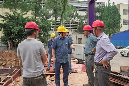 瀘天化股份公司黨委書(shū)記廖廷君深入施工現(xiàn)場(chǎng)開(kāi)展安全生產(chǎn)督查行動(dòng)