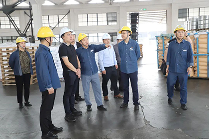 納溪區(qū)副區(qū)長黃祖鑫到油脂公司檢查安全生產(chǎn)工作