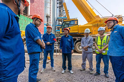 瀘天化股份公司黨委書記、董事長廖廷君帶隊檢查尿素造粒環(huán)保升級改造項目施工安全及工程進展情況