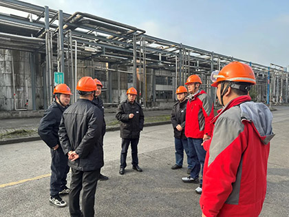 瀘天化股份公司傅利才一行到油脂公司開展節(jié)前檢查與慰問